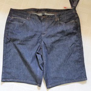 NEW Tommy Hilfiger Dark Wash Jean Shorts sz 22